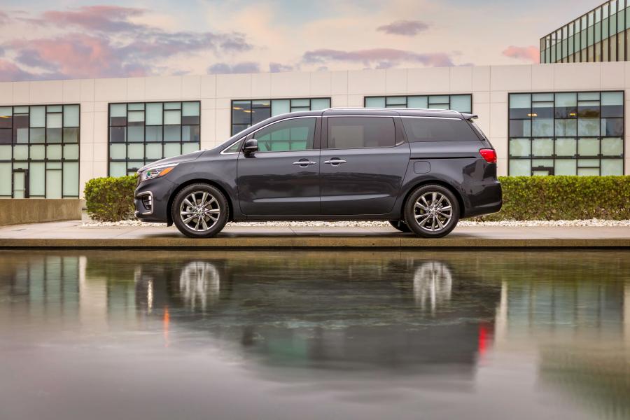  Kia Sedona SXL (YP) 2018 года  (фото 6 из 13)